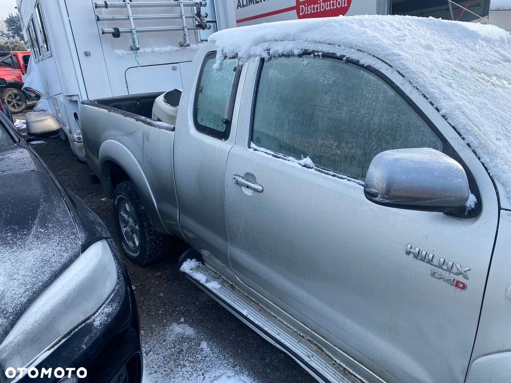 Toyota Hilux 4x4 Extra Cab Sol - 4