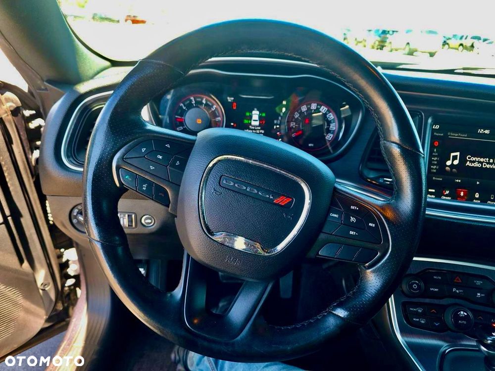 Dodge Challenger 3.6 SXT Plus - 10