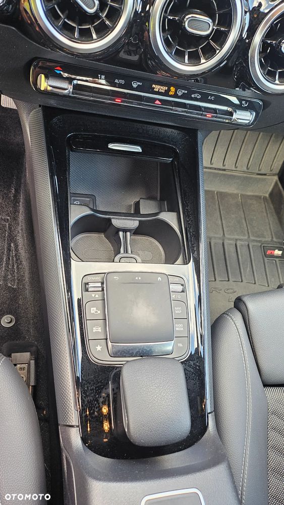 Mercedes-Benz GLA 200 Business Edition - 8
