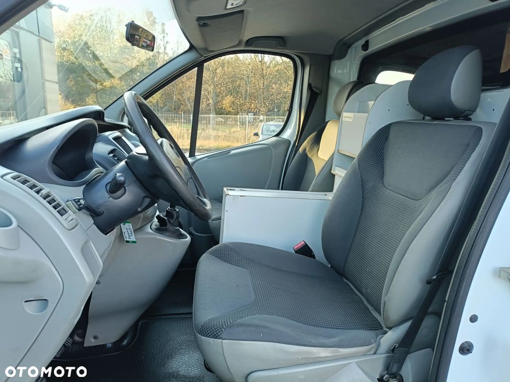 Opel Vivaro - 15