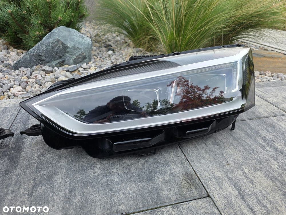 AUDI A5 S5 8W6 F5 B9 Lampy przód Full Led Matrix 8W6941035E 8W6941036E - 4
