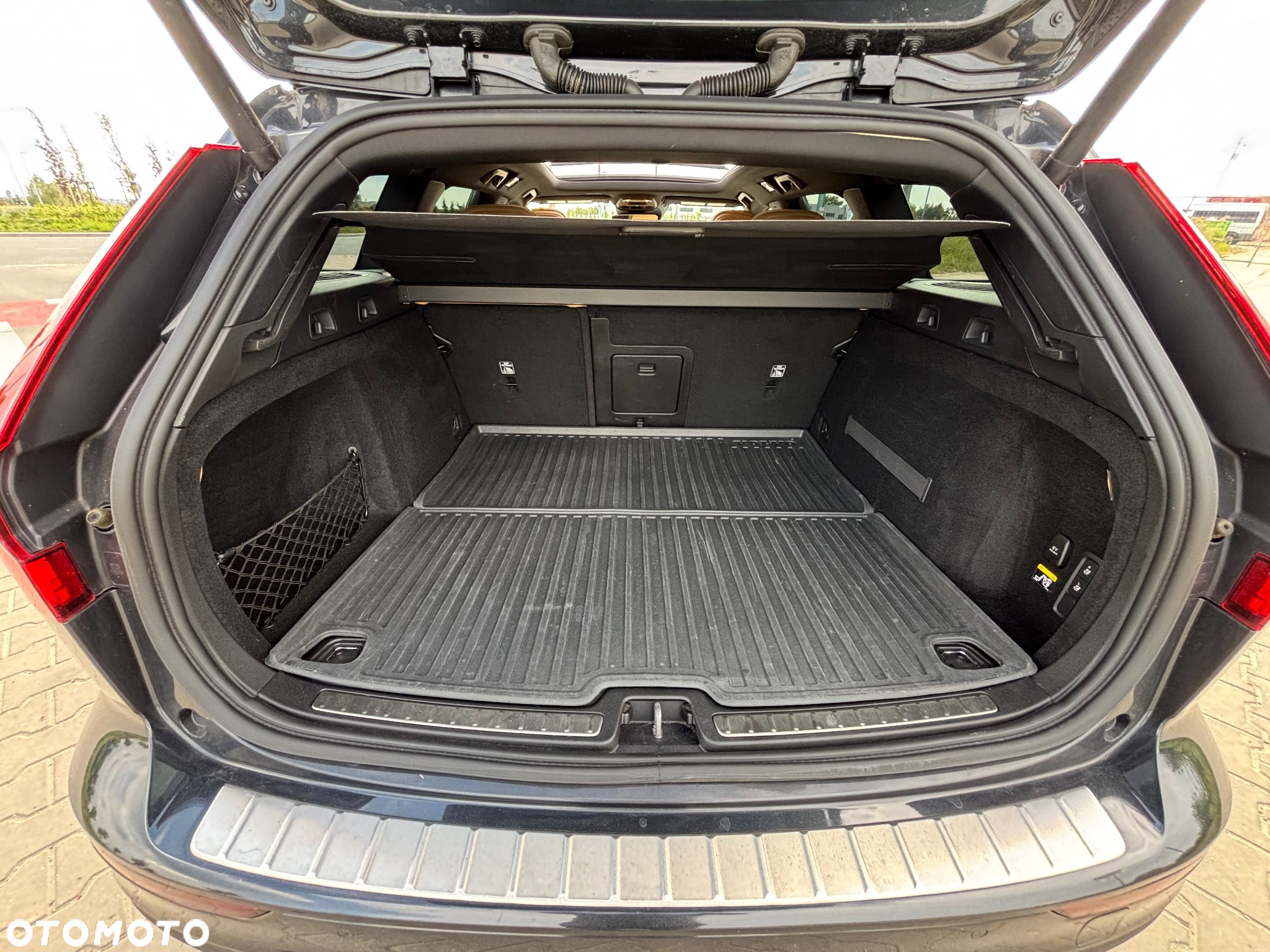 Volvo V60 T6 AWD Momentum Pro - 20