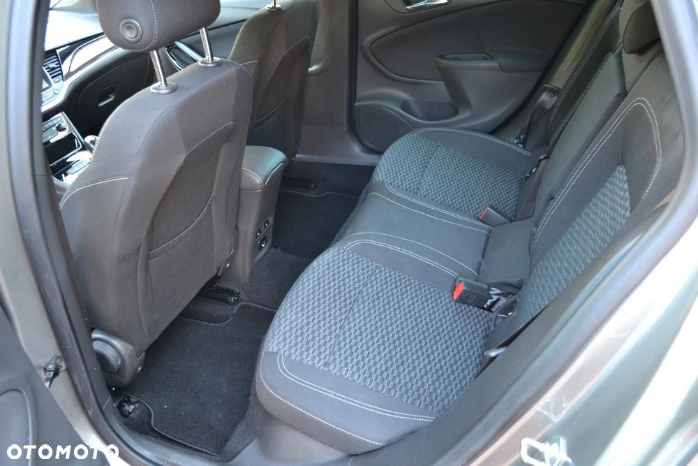 Opel Astra 1.4 T Dynamic S&S - 30