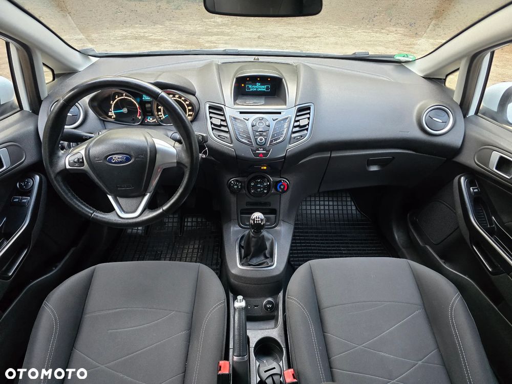 Ford Fiesta 1.25 Champions Edition - 28