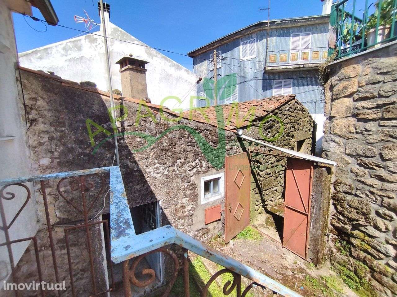 Casa para reconstrução no centro histórico de Penedono - Grande imagem: 2/21