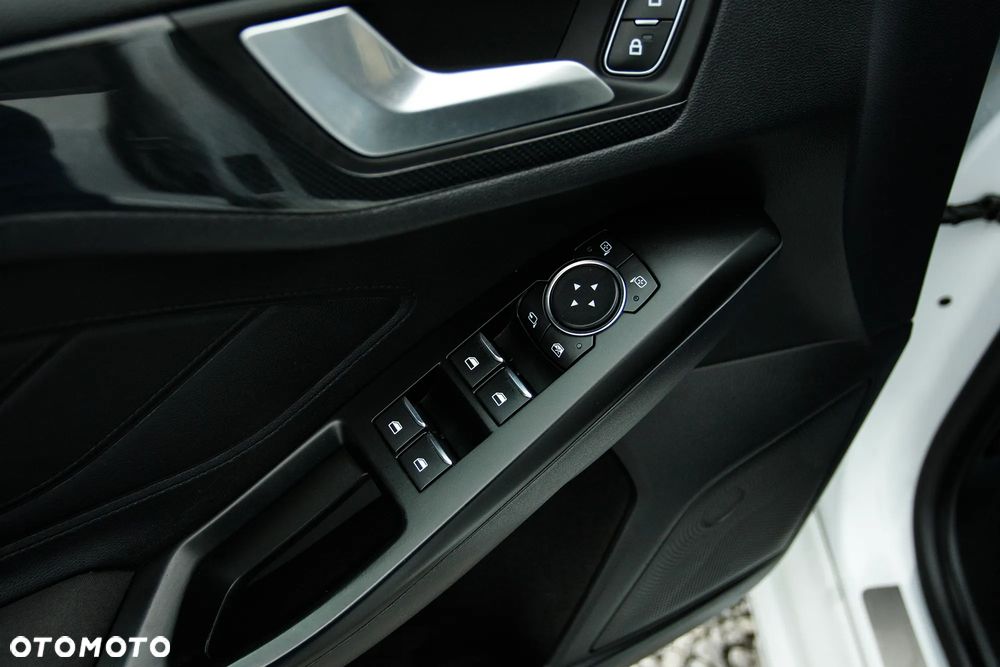 Ford Focus SW 1.5 EcoBlue S&S ST-LINE X - 24