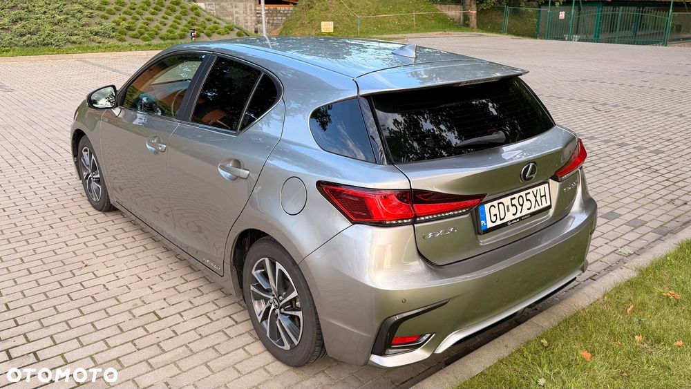 Lexus CT - 4