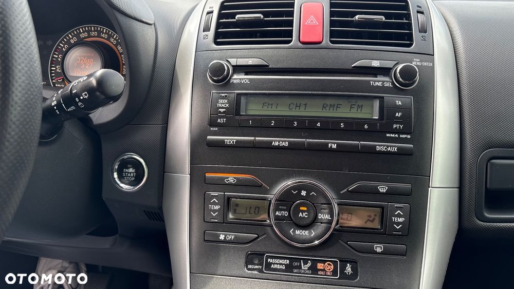 Toyota Auris 2.0 D-4D Executive - 32
