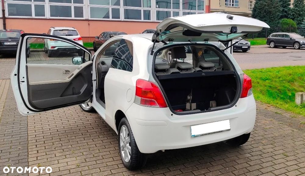 Toyota Yaris 1.33 VVT-i Executive - 14