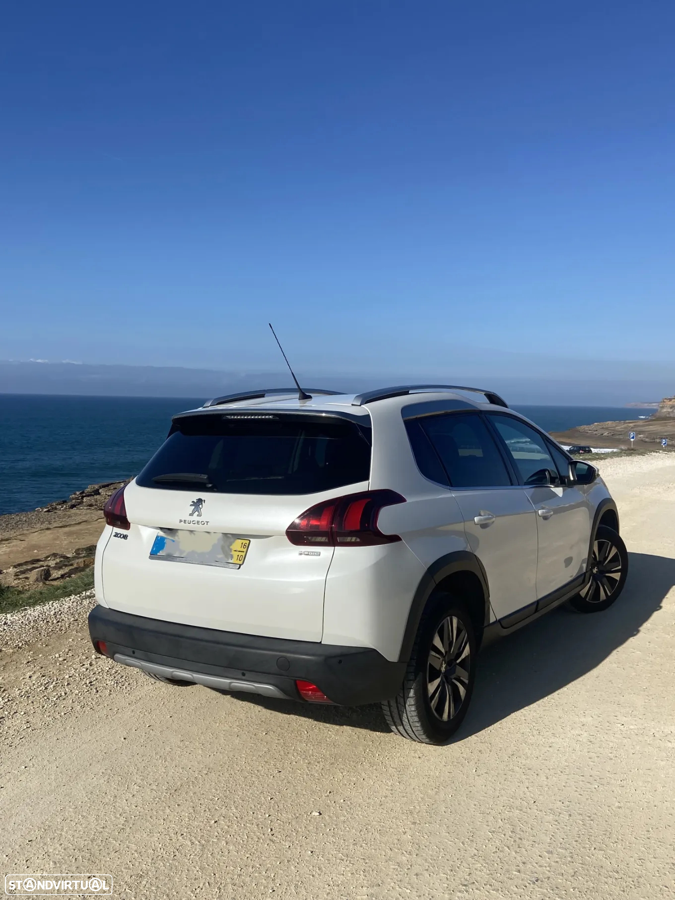Peugeot 2008 1.2 PureTech Allure - 6