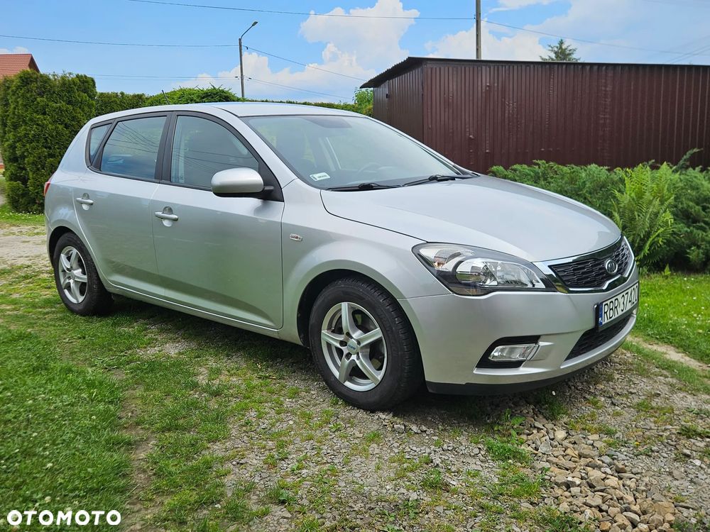 Kia Ceed 1.4 CVVT Attract - 4