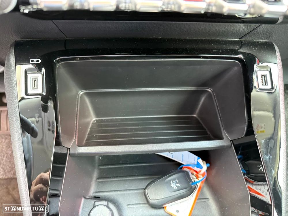 Peugeot e-2008 50 kWh Active Pack - 13