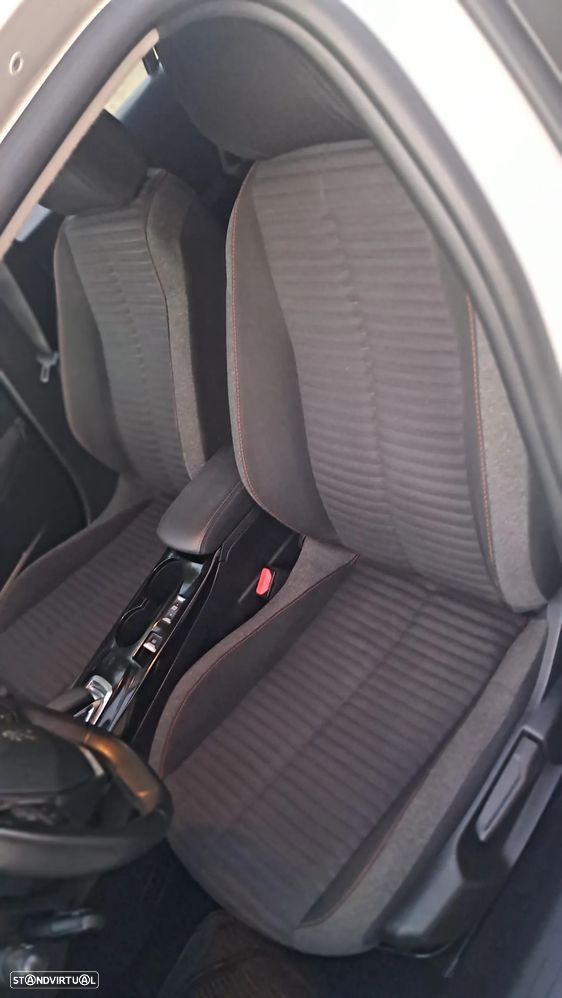 Peugeot e-208 Active - 18