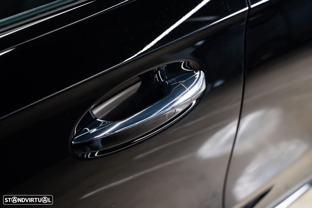 Mercedes-Benz A 250 e AMG Line - 12