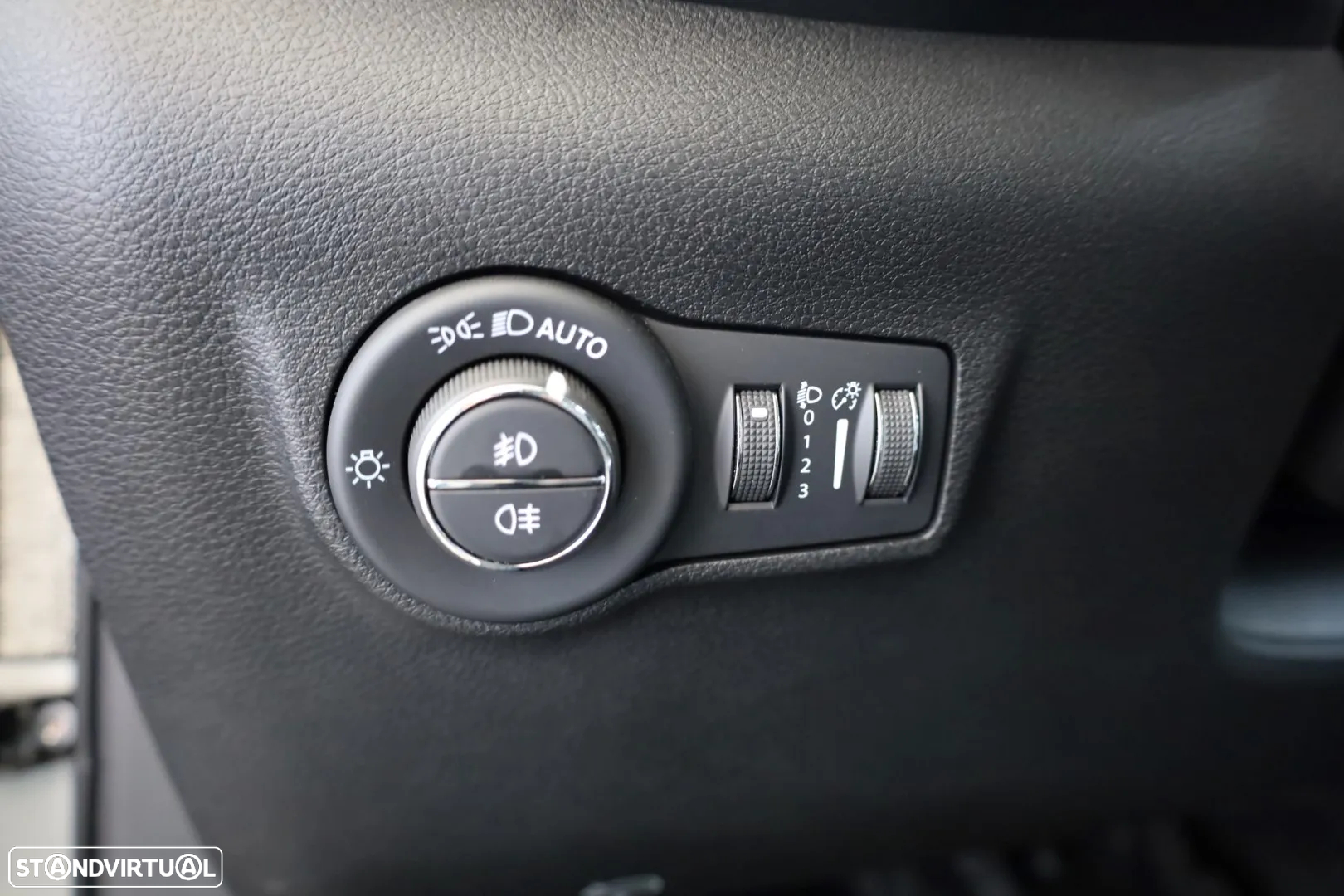 Jeep Compass 1.3 T Limited - 27
