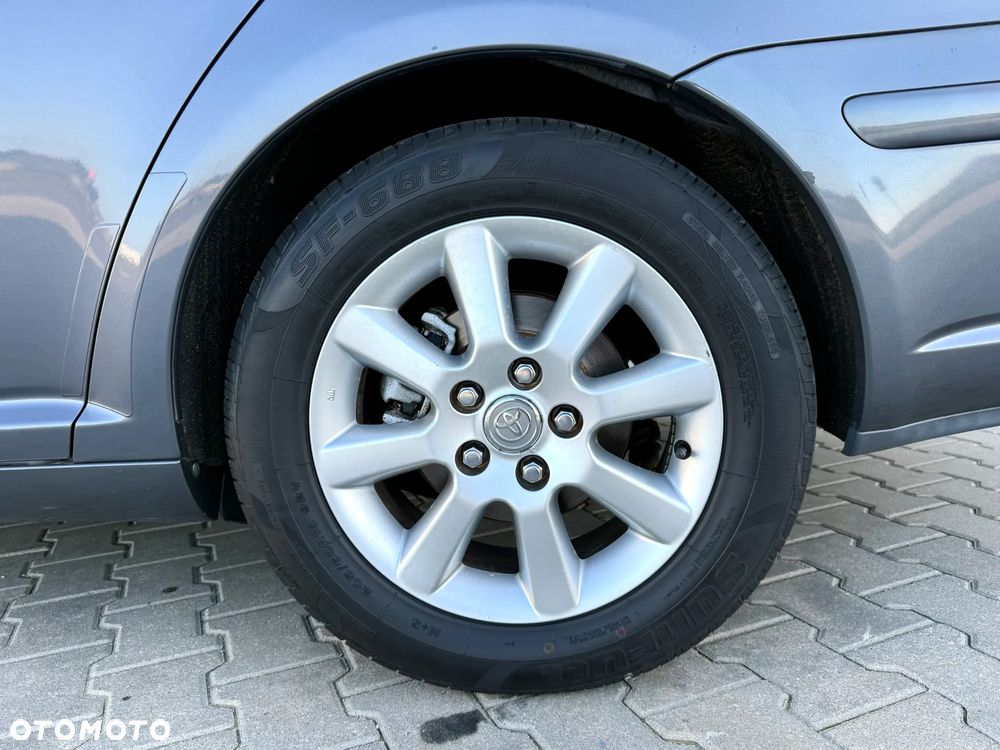 Toyota Avensis 2.2 D-4D Prestige - 8