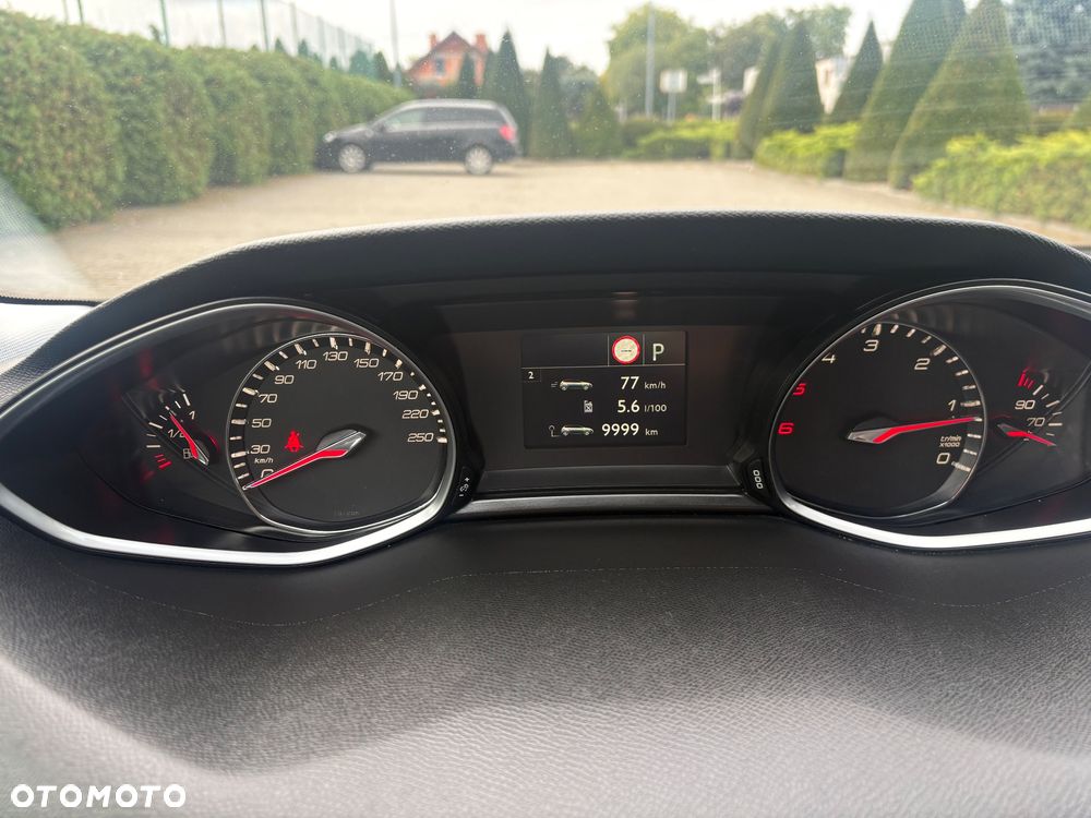 Peugeot 308 1.6 BlueHDi Allure S&S EAT6 - 17