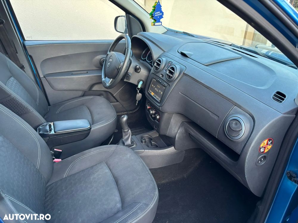 Dacia Lodgy TCe 115 Stepway Celebration - 8