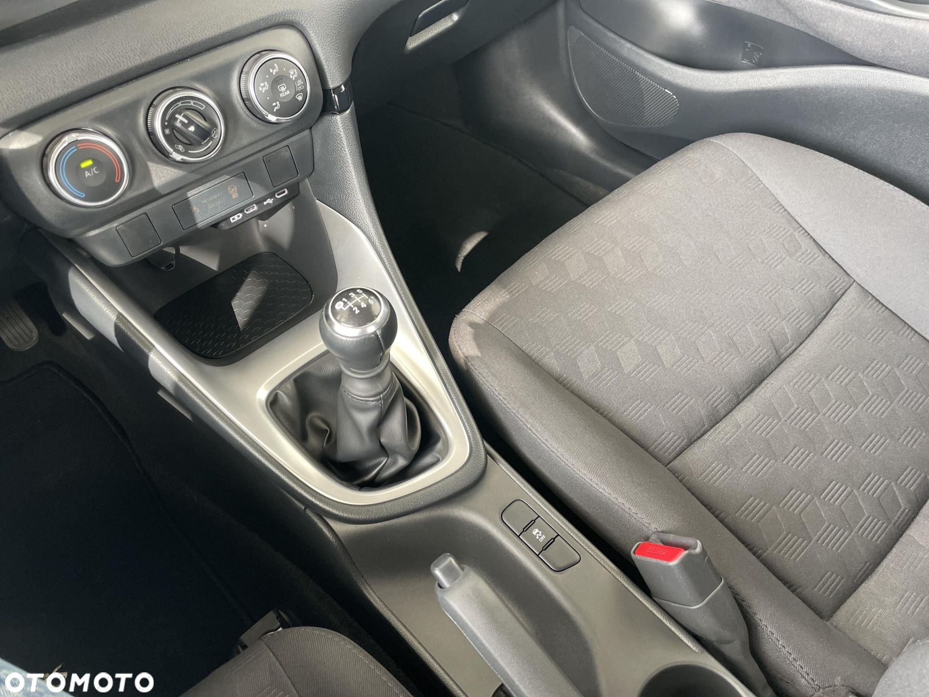 Toyota Yaris 1.5 Comfort - 20