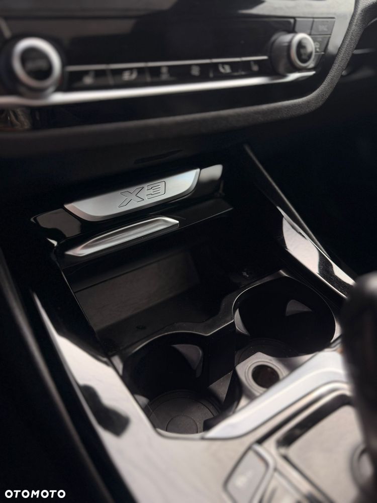 BMW X3 xDrive30i GPF Advantage - 34