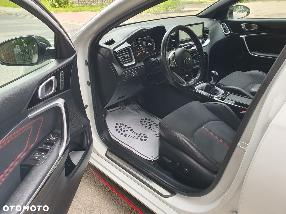 Kia ProCeed 1.6 T-GDI GT - 8