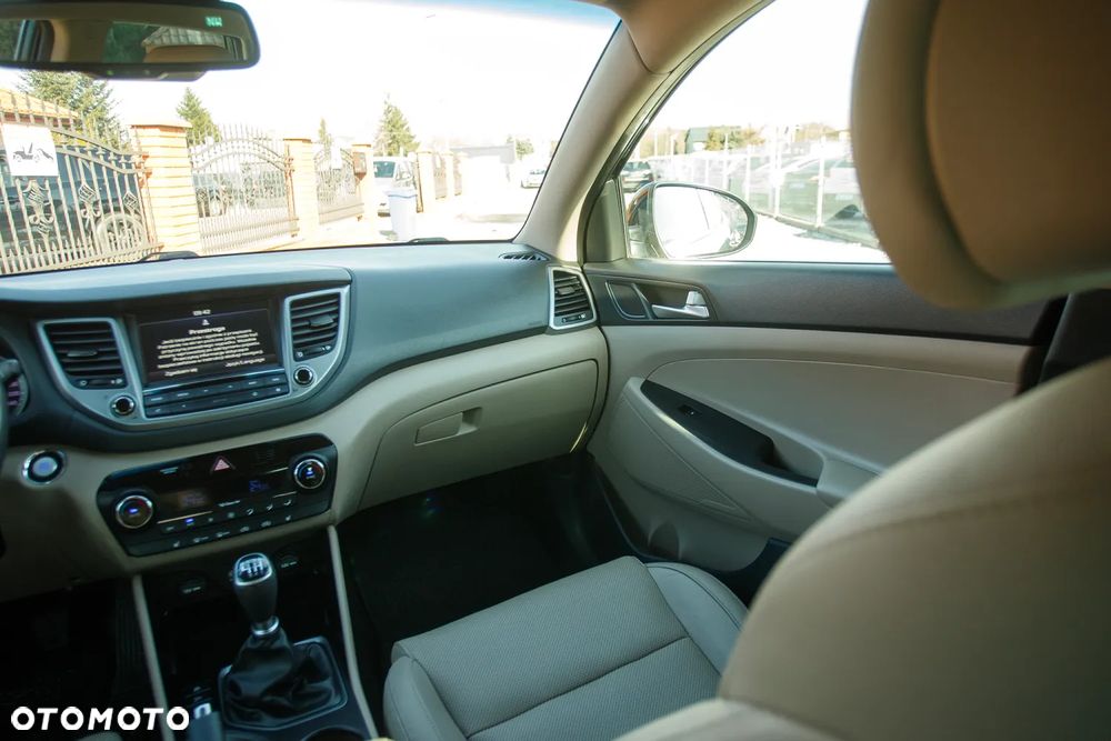 Hyundai Tucson 1.6 GDI BlueDrive Style 2WD - 30