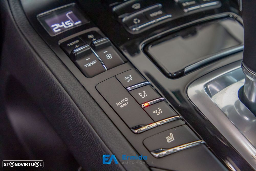 Porsche Cayenne - 38