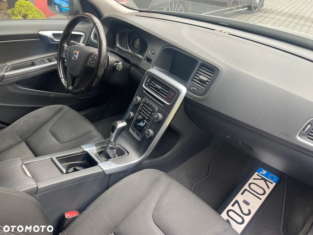 Volvo V60 D3 Momentum - 18