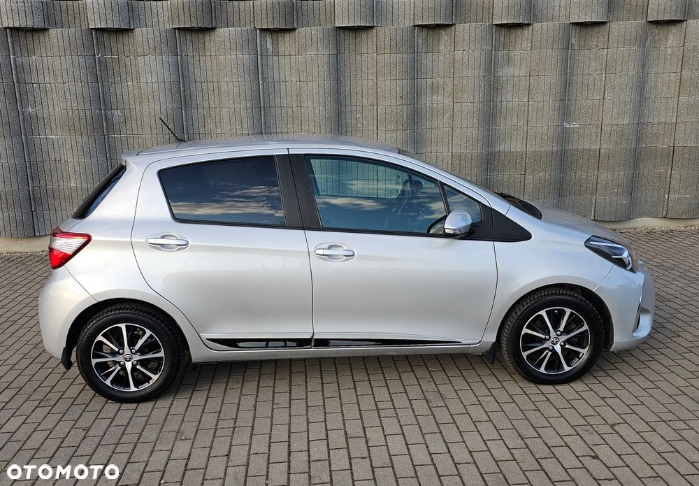Toyota Yaris 1.5 Premium - 8
