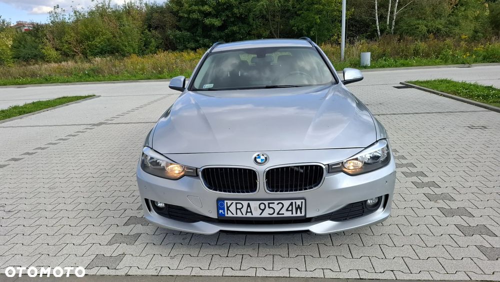 BMW Seria 3 318d Touring - 2