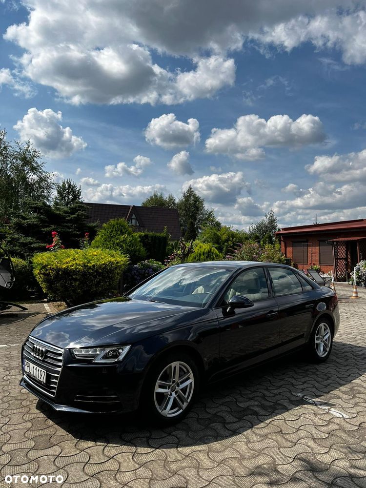 Audi A4 Limousine - 1