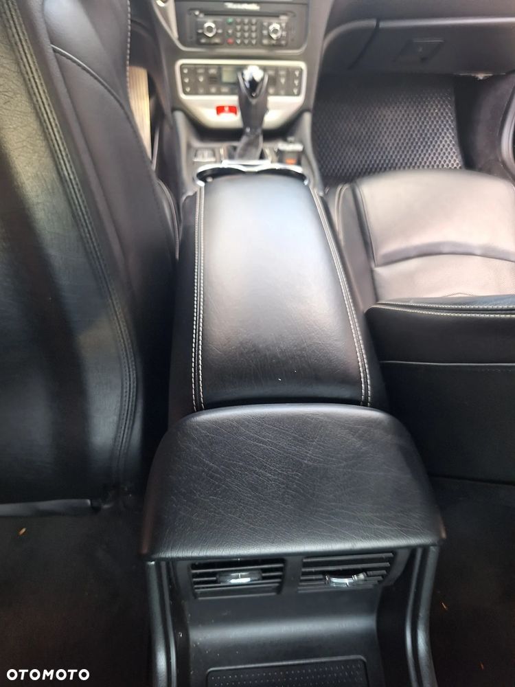 Maserati GranTurismo S Automat - 19