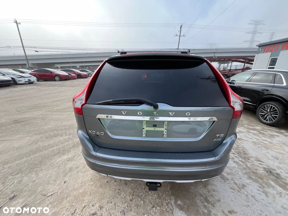 Volvo XC 60 T5 AWD Momentum - 2