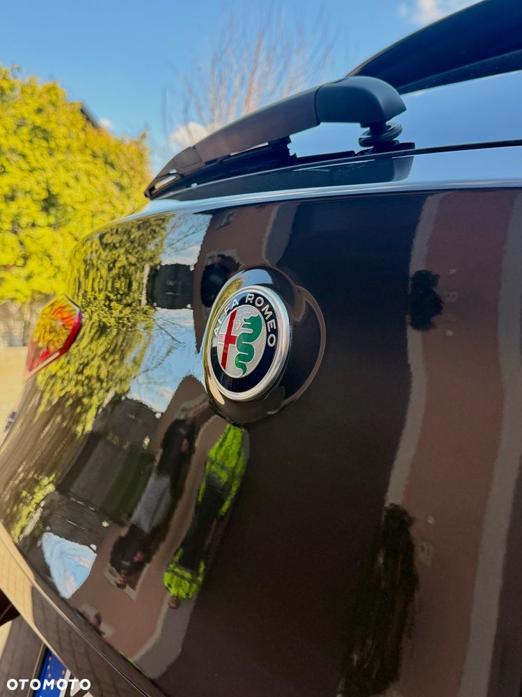 Alfa Romeo Stelvio 2.0 Turbo 16V AT8-Q4 Ti - 14