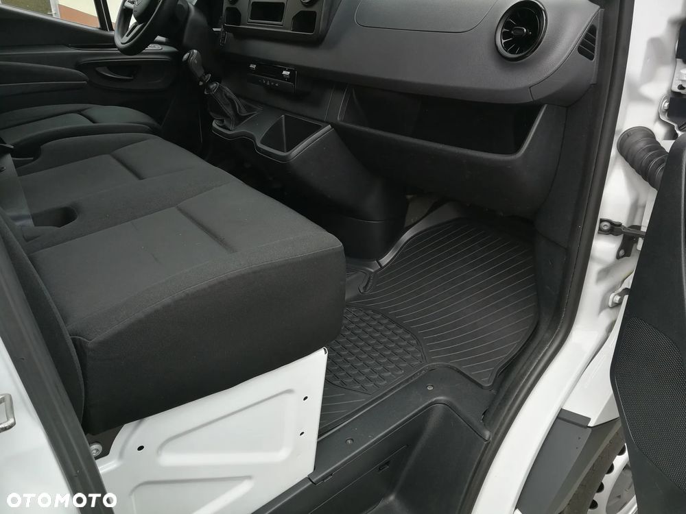 Mercedes-Benz Sprinter - 16