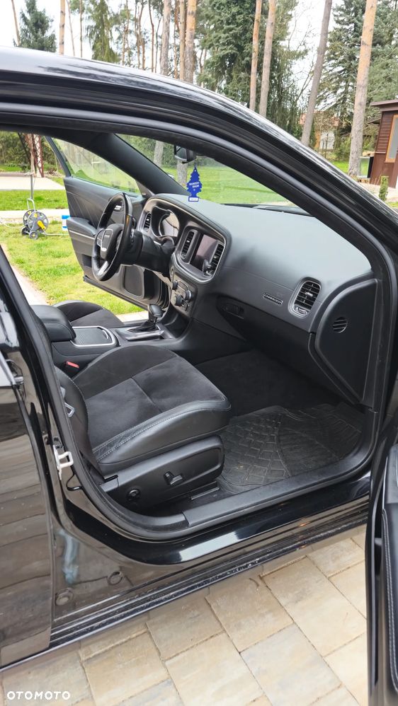 Dodge Charger 5.7 R/T - 24