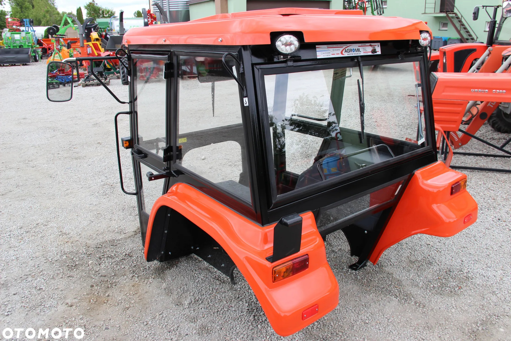 Kabina ciągnikowa kabiny Ursus C 360 C-360 NAGLAK tworzywo - 3