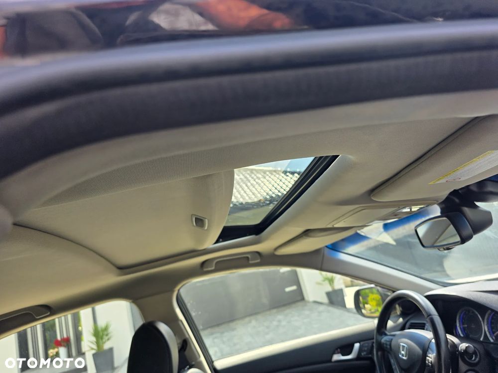 Honda Accord 2.0 Executive - 8