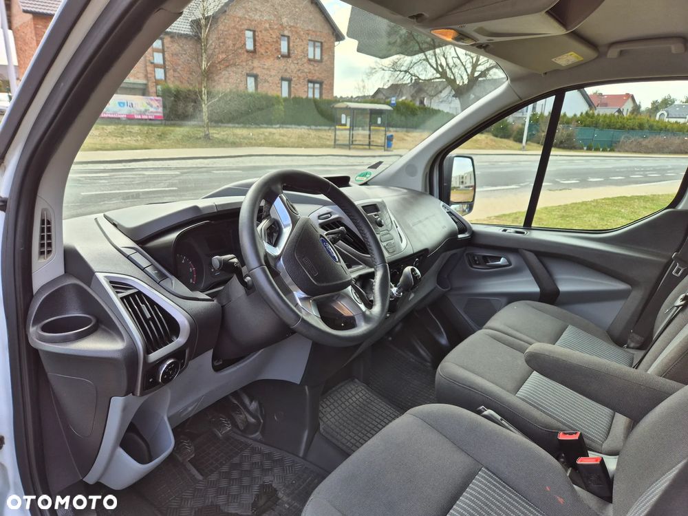 Ford TRANSIT CUSTOM - 12