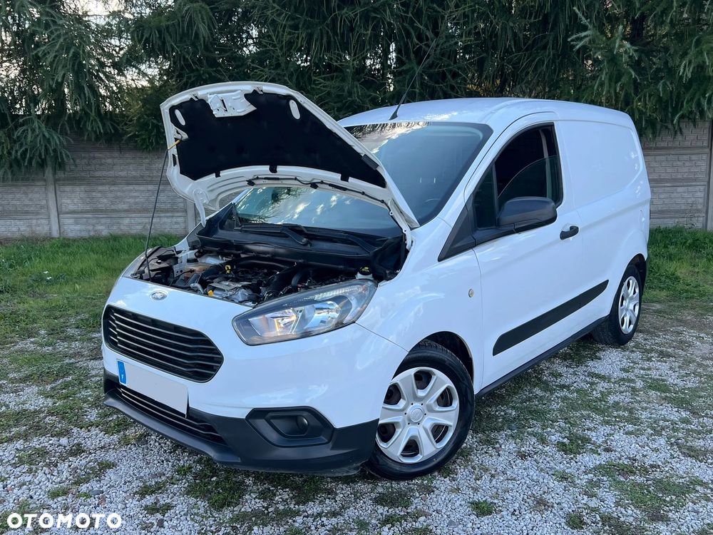 Ford Transit Courier - 11