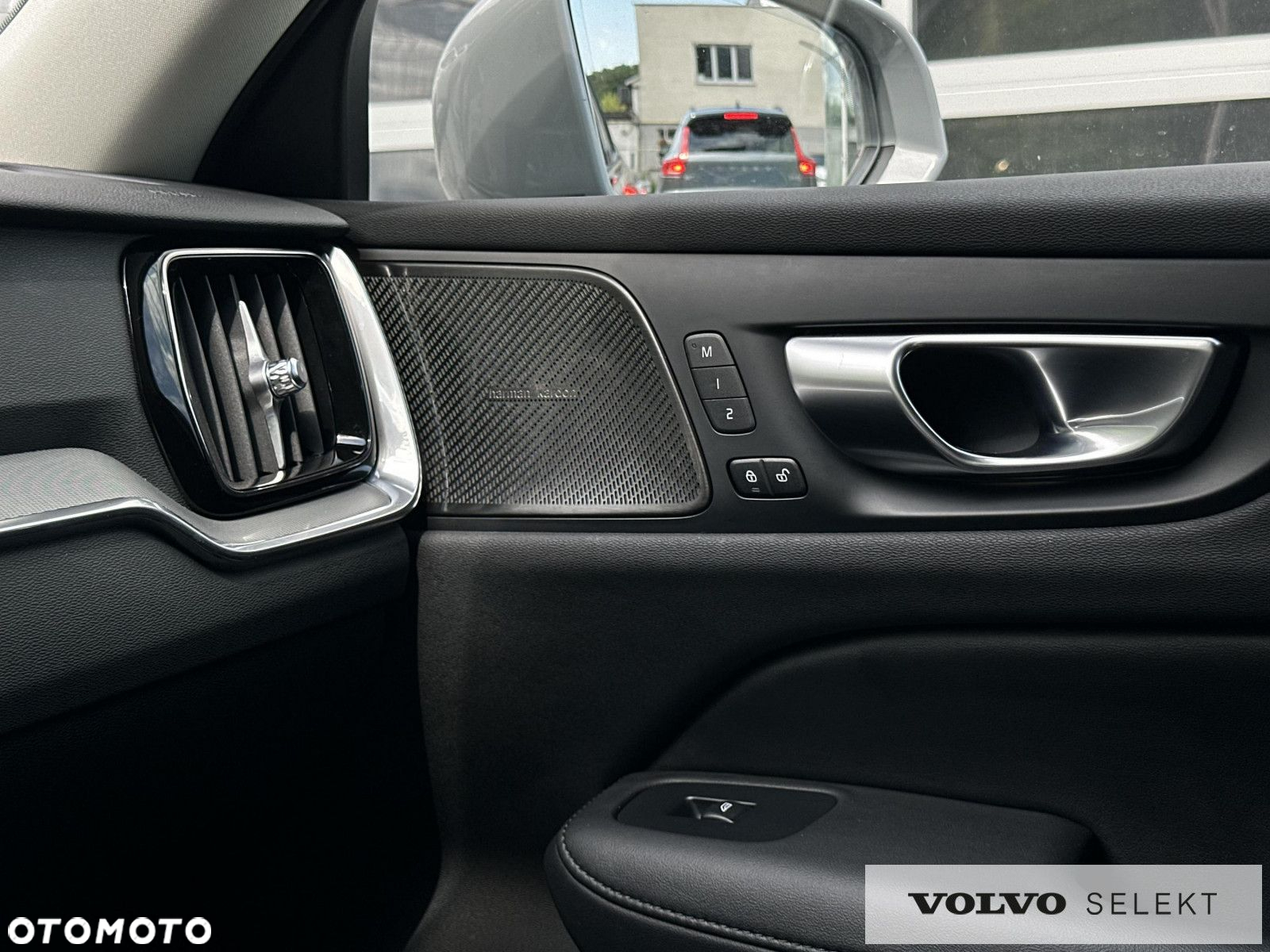 Volvo V60 Cross Country - 29
