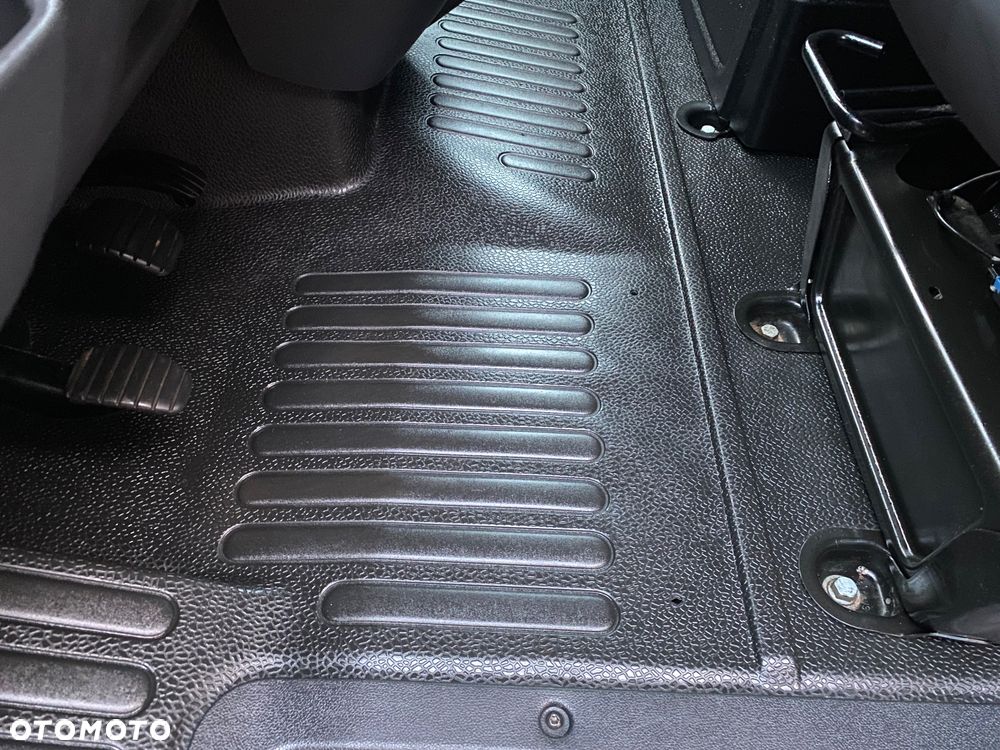 Renault Master L2 H2 warsztat mobilny zasilanie 230V - 17