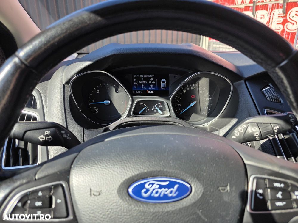 Ford Focus 2.0 TDCI Powershift Titanium - 3