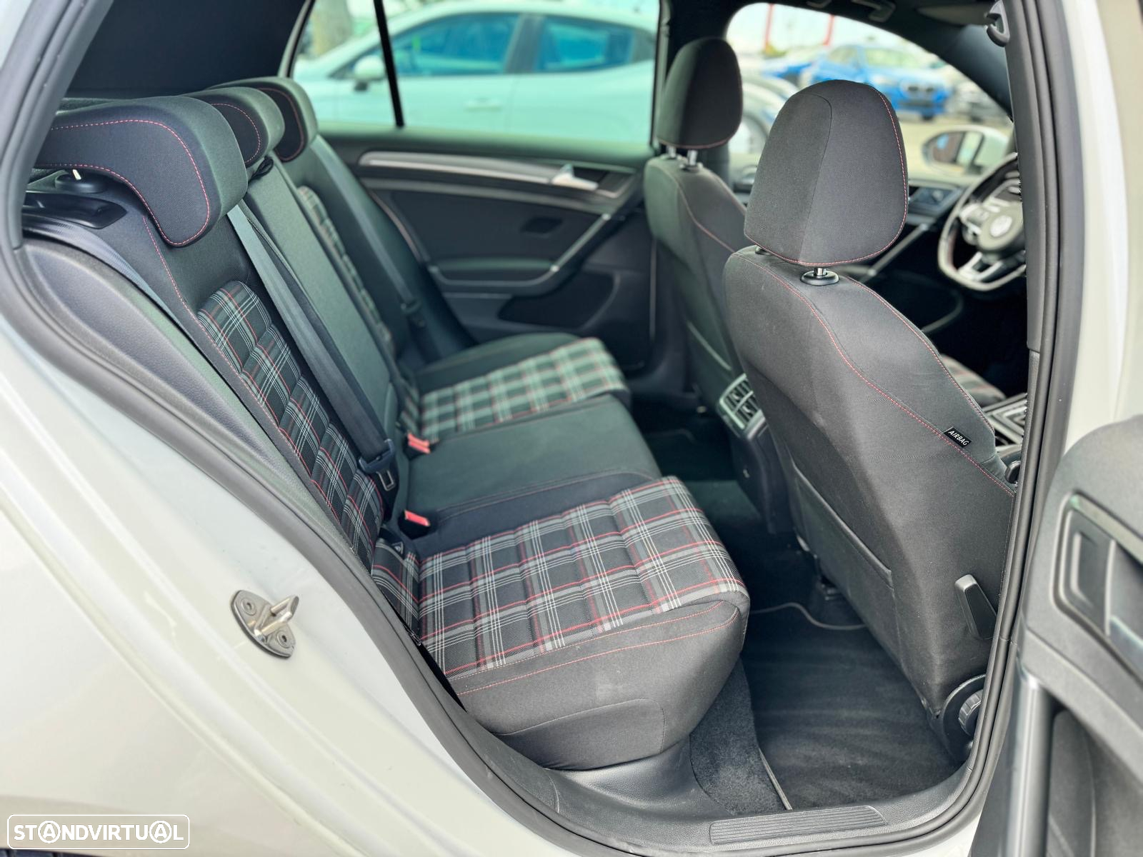VW Golf 2.0 TSi GTi DSG Performance - 4