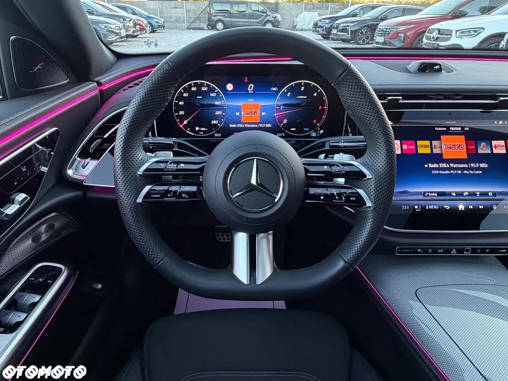 Mercedes-Benz Klasa E 220 d 4Matic 9G-TRONIC - 35