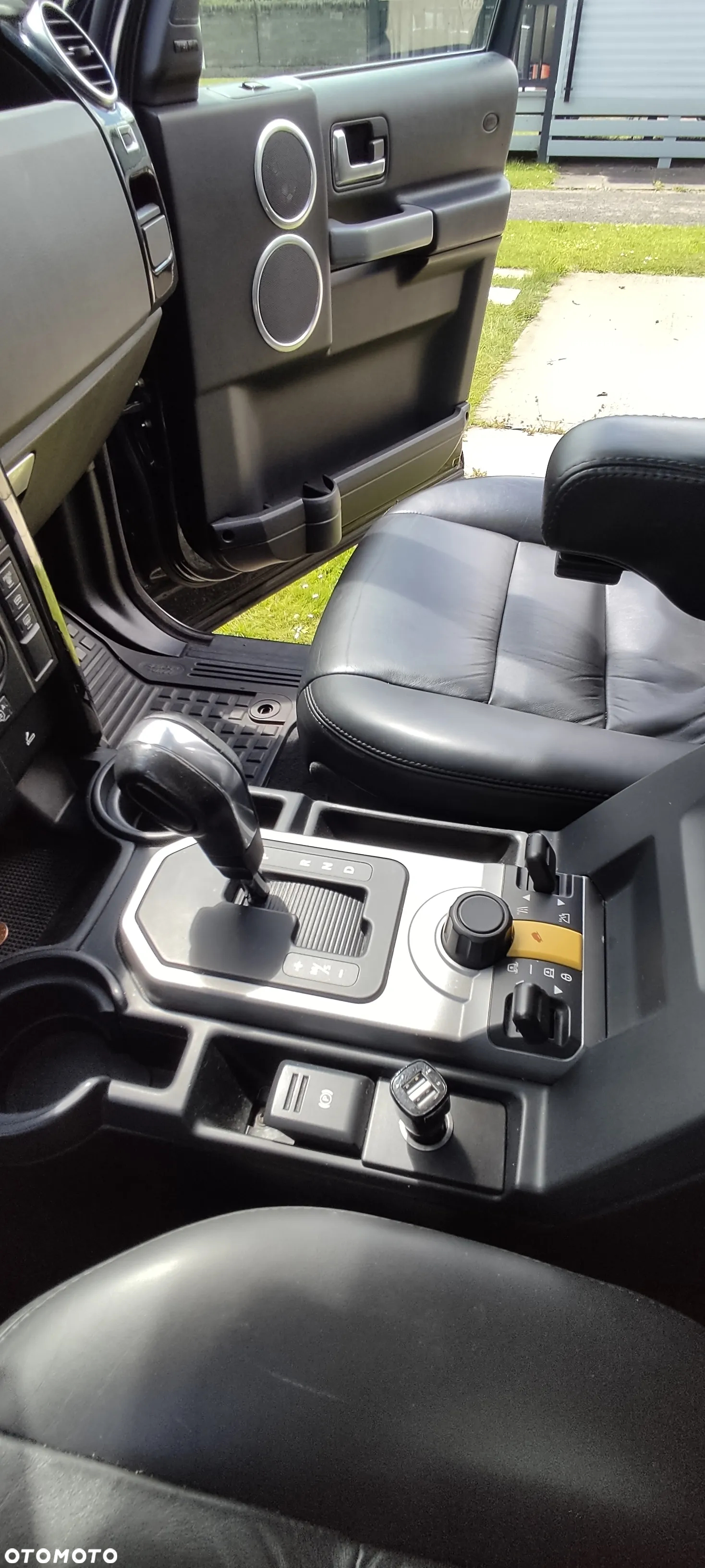 Land Rover Discovery IV 2.7D V6 HSE - 35