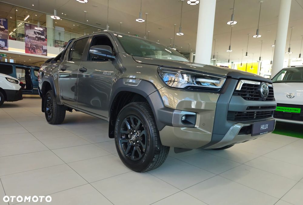 Toyota Hilux 2.8 D-4D Double Cab Invincible 4x4 - 2