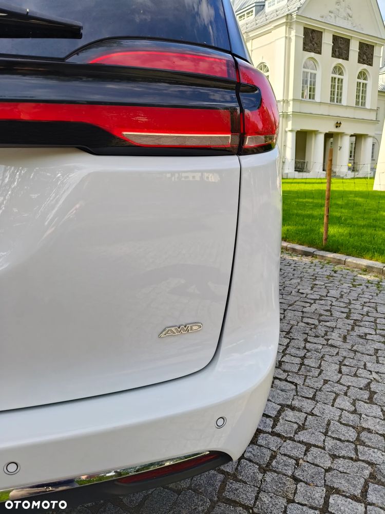 Chrysler Pacifica - 25