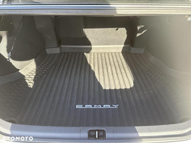 Toyota Camry 2.5 Hybrid Executive CVT - 25