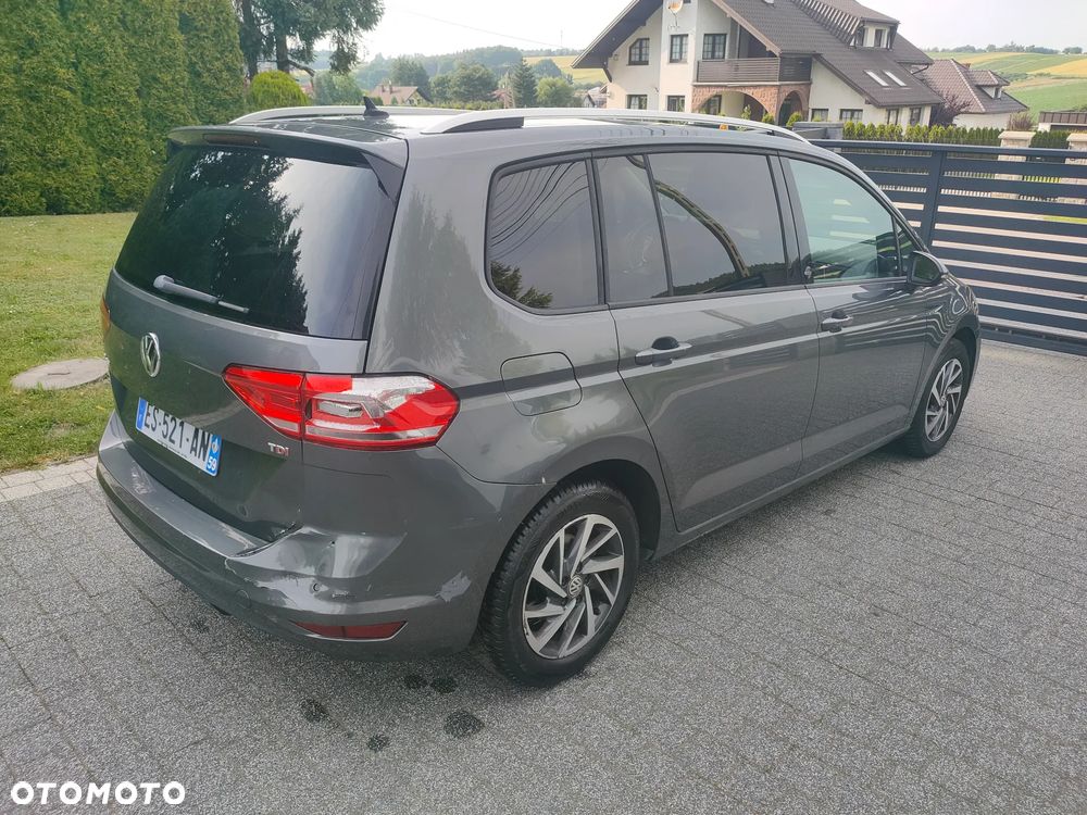 Volkswagen Touran - 6
